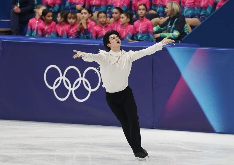 Môn trượt băng nghệ thuật nam tại Olympic 2026 cho thấy sự cân bằng giữa bản lĩnh thi đấu, chiến thuật kỹ thuật và giá trị nghệ thuật trong một môn thể thao giàu cảm xúc.