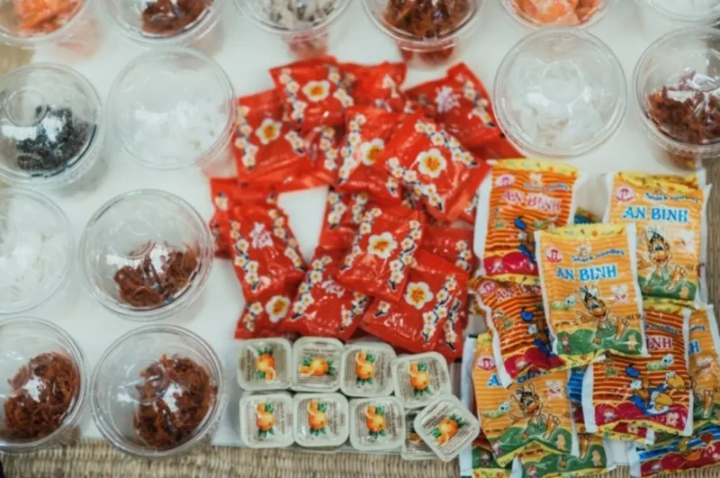 Những món quà vặt nhỏ bé luôn gắn liền với tiếng cười, tình bạn và tuổi học trò.