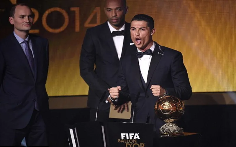 ronaldo an mung nhu the nao giai ma kieu an mung siuuu