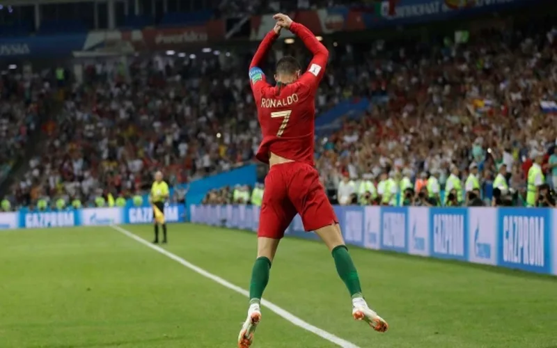 ronaldo an mung nhu the nao giai ma kieu an mung siuuu