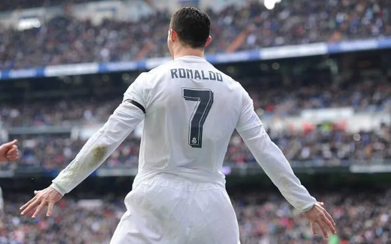 ronaldo an mung nhu the nao giai ma kieu an mung siuuu
